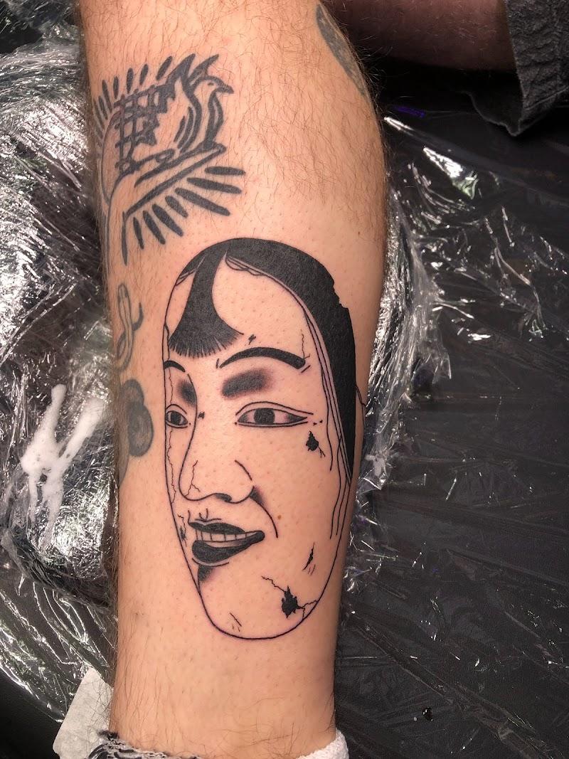 Black Market Tattoo - Photo 2